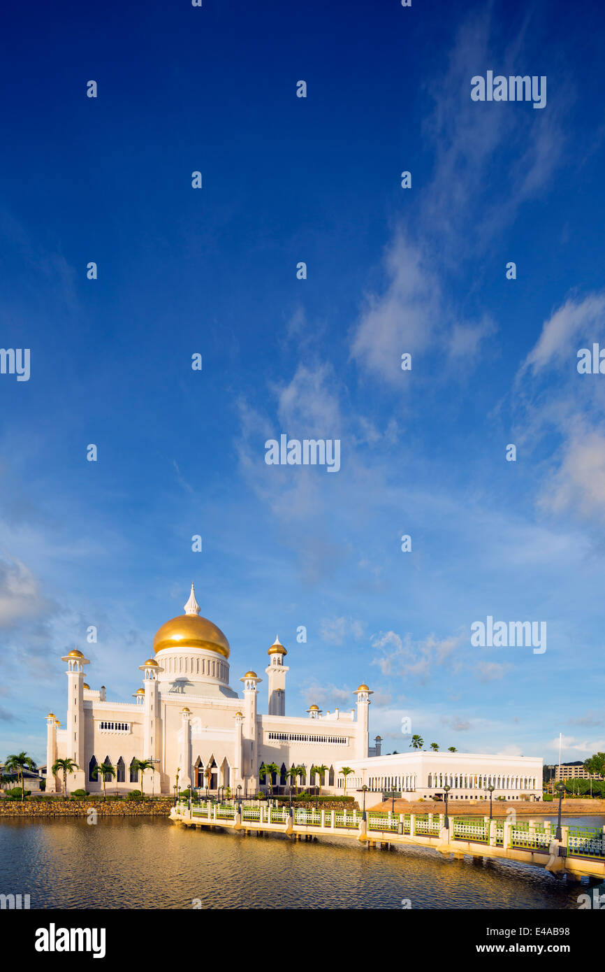 South East Asia, Kingdom of Brunei, Bandar Seri Begawan, Omar Ali Saifuddien Mosque Stock Photo
