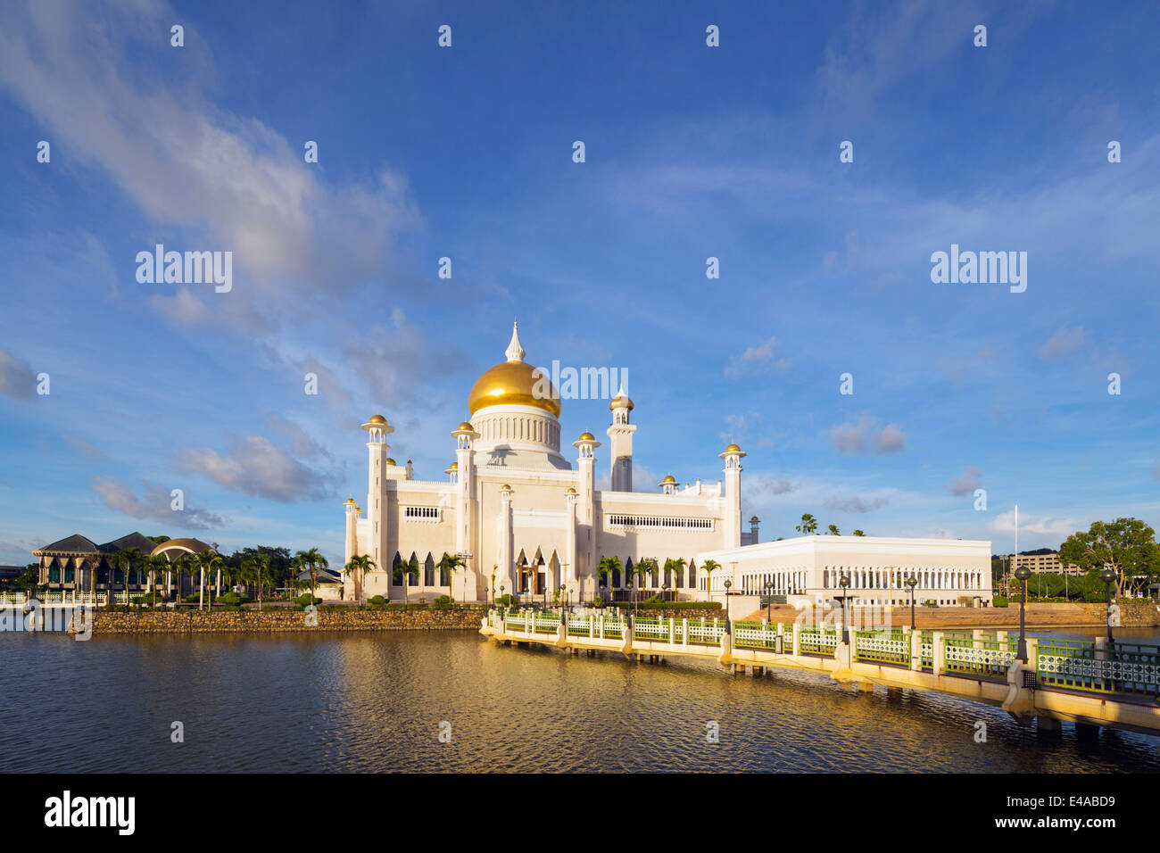 South East Asia, Kingdom of Brunei, Bandar Seri Begawan, Omar Ali Saifuddien Mosque Stock Photo