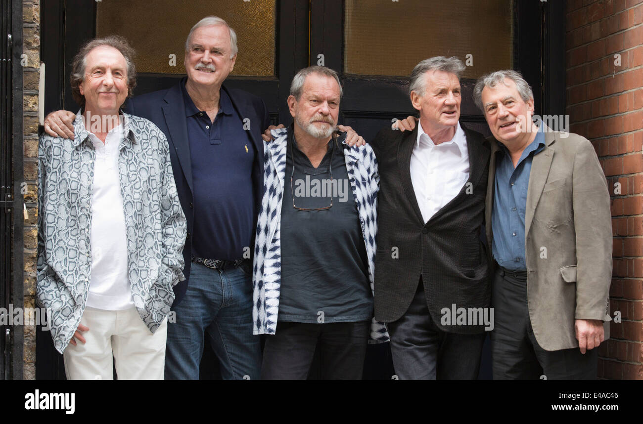 Terry jones monty python hi-res stock photography and images - Alamy