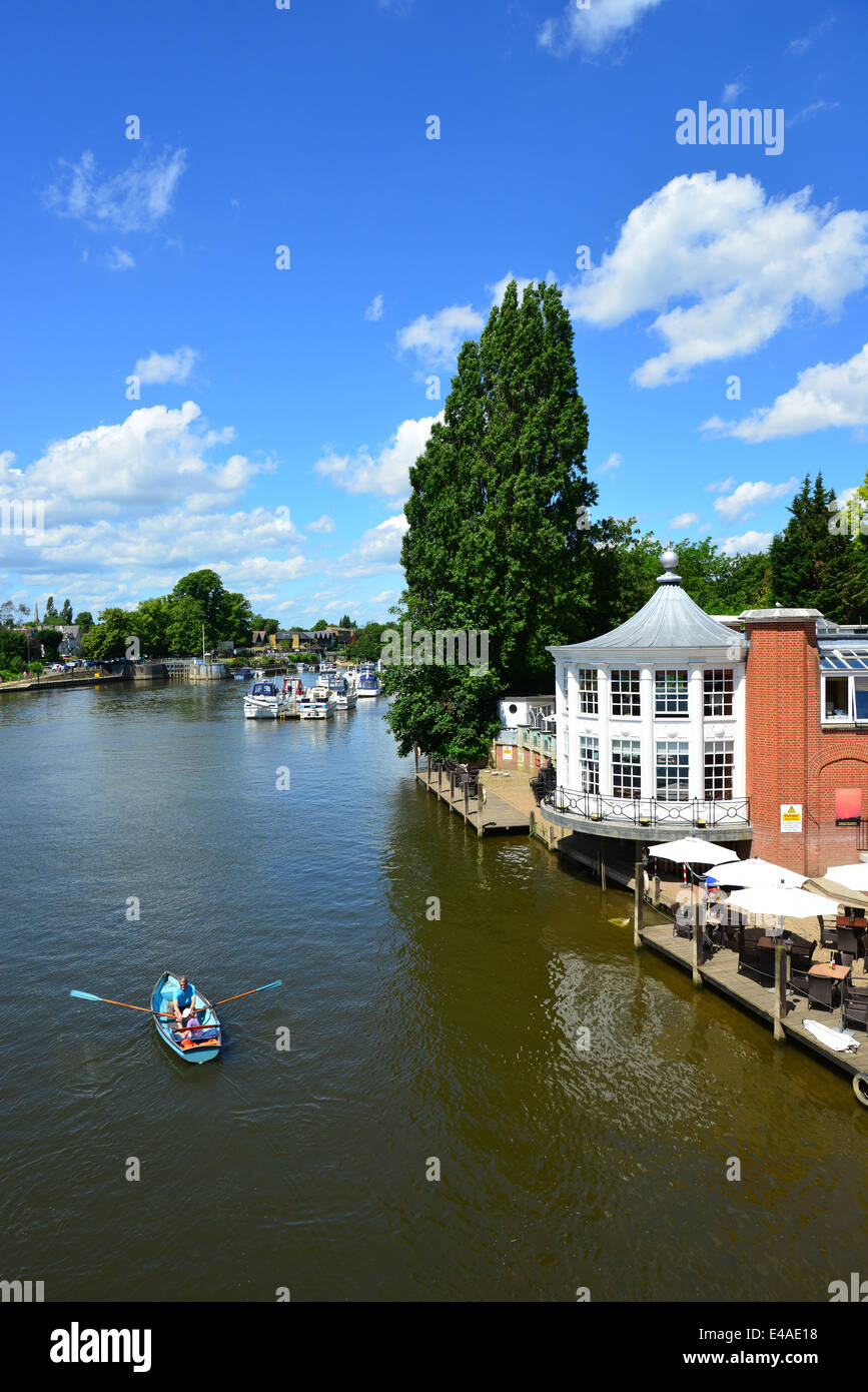 Carlton Mitre Hotel and River Thames, Hampton Court, Borough of Richmond upon Thames, Greater London, England, United Kingdom Stock Photo