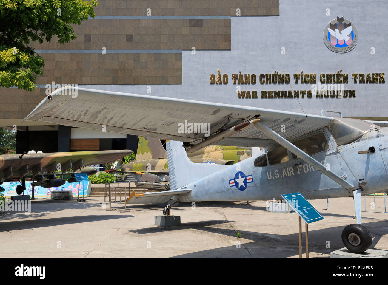 Vietnam war aircraft hi-res stock photography and images - Alamy