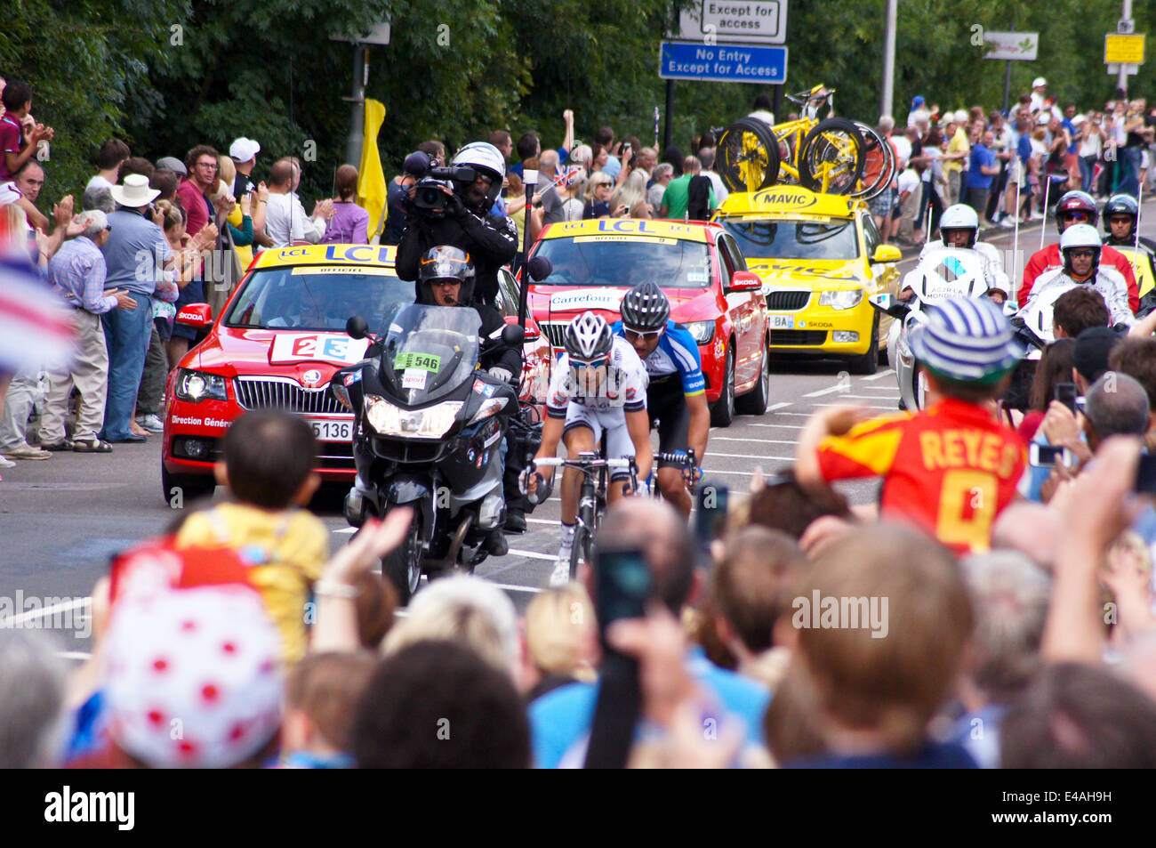 Woodford, London, UK. 07th July, 2014. Tour de France Stage 3: Hundreds line the route as Jean-Marc Rideau (in front) and Jan Barta still in front after leading for the entire race. Woodford, London. Credit:  Mark Dunn/Alamy Live News Stock Photo