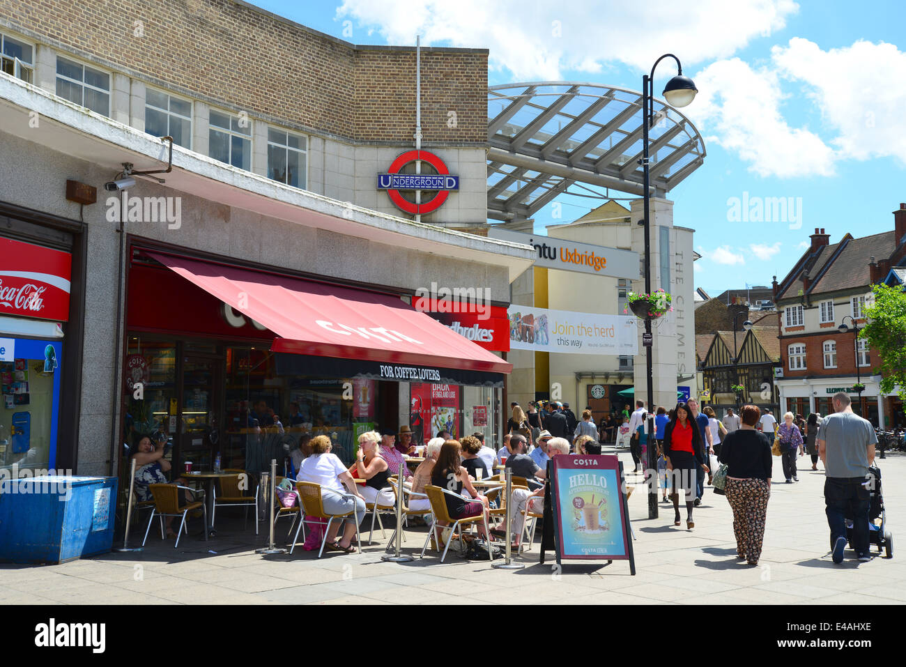 Costa Coffee Shop, High Street, Uxbridge, London Borough of Hillingdon, Greater London, England, United Kingdom Stock Photo