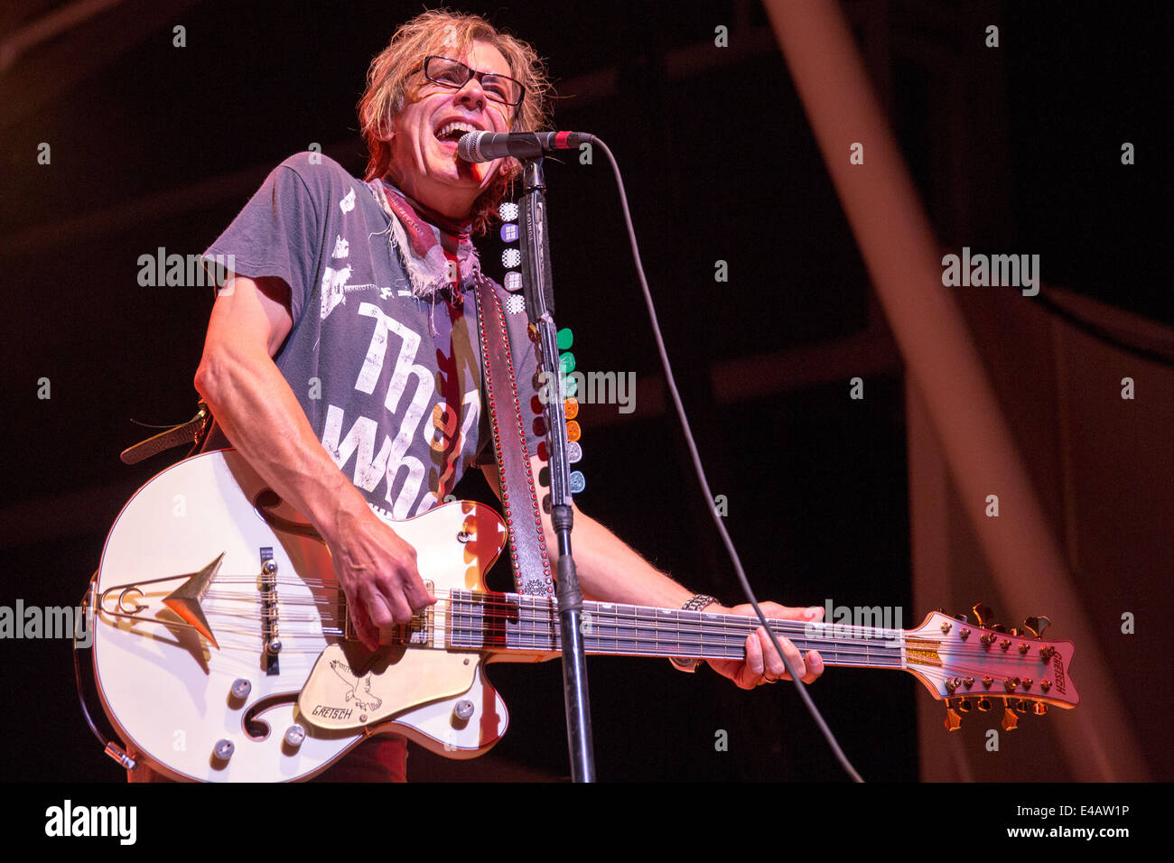 Tom Petersson Performs Cheap Trick High Resolution Stock Photography and  Images - Alamy