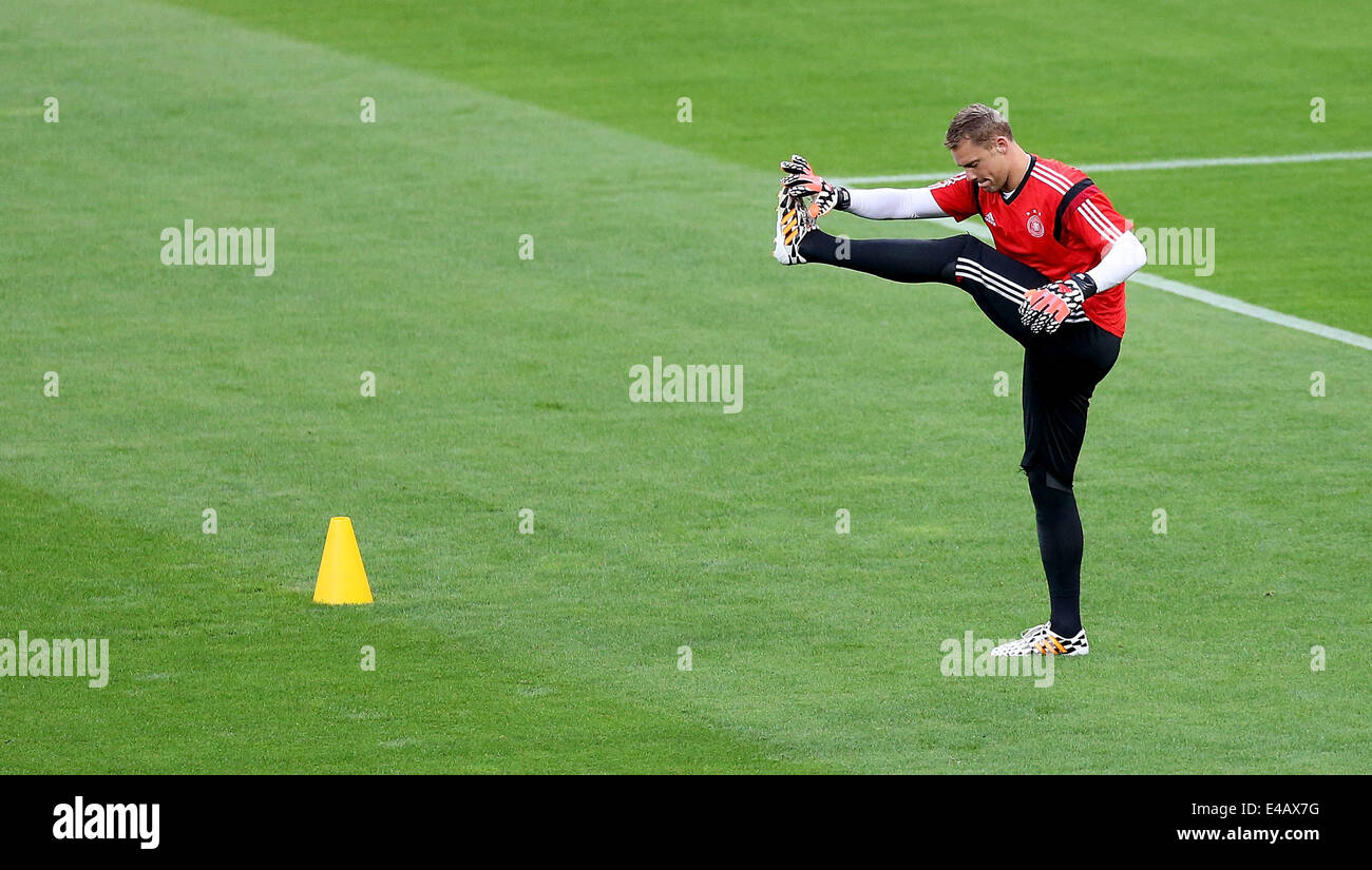 Belo Horizonte, Brazil. 7th July, 2014. Germany's goalkeeper Manuel Neuer takes part in a training session in Belo Horizonte, Brazil, on July 7, 2014. Germany will play Brazil in their 2014 World Cup semifinal here on July 8. © Li Ming/Xinhua/Alamy Live News Stock Photo