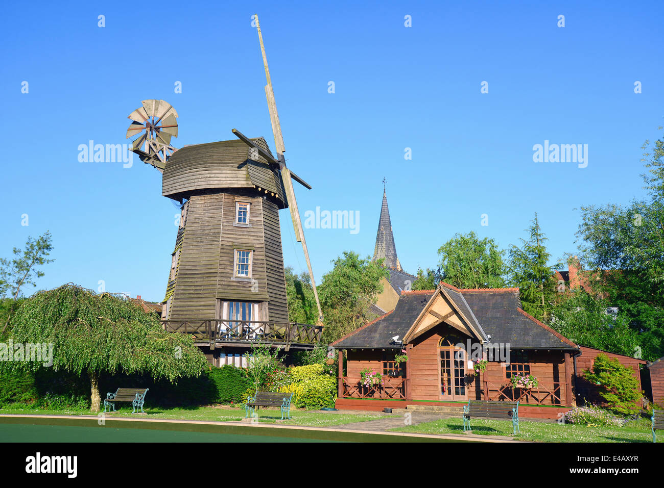 The Wraysbury Windmill and Bowling Club, The Green, Wraysbury, Berkshire, England, United Kingdom Stock Photo