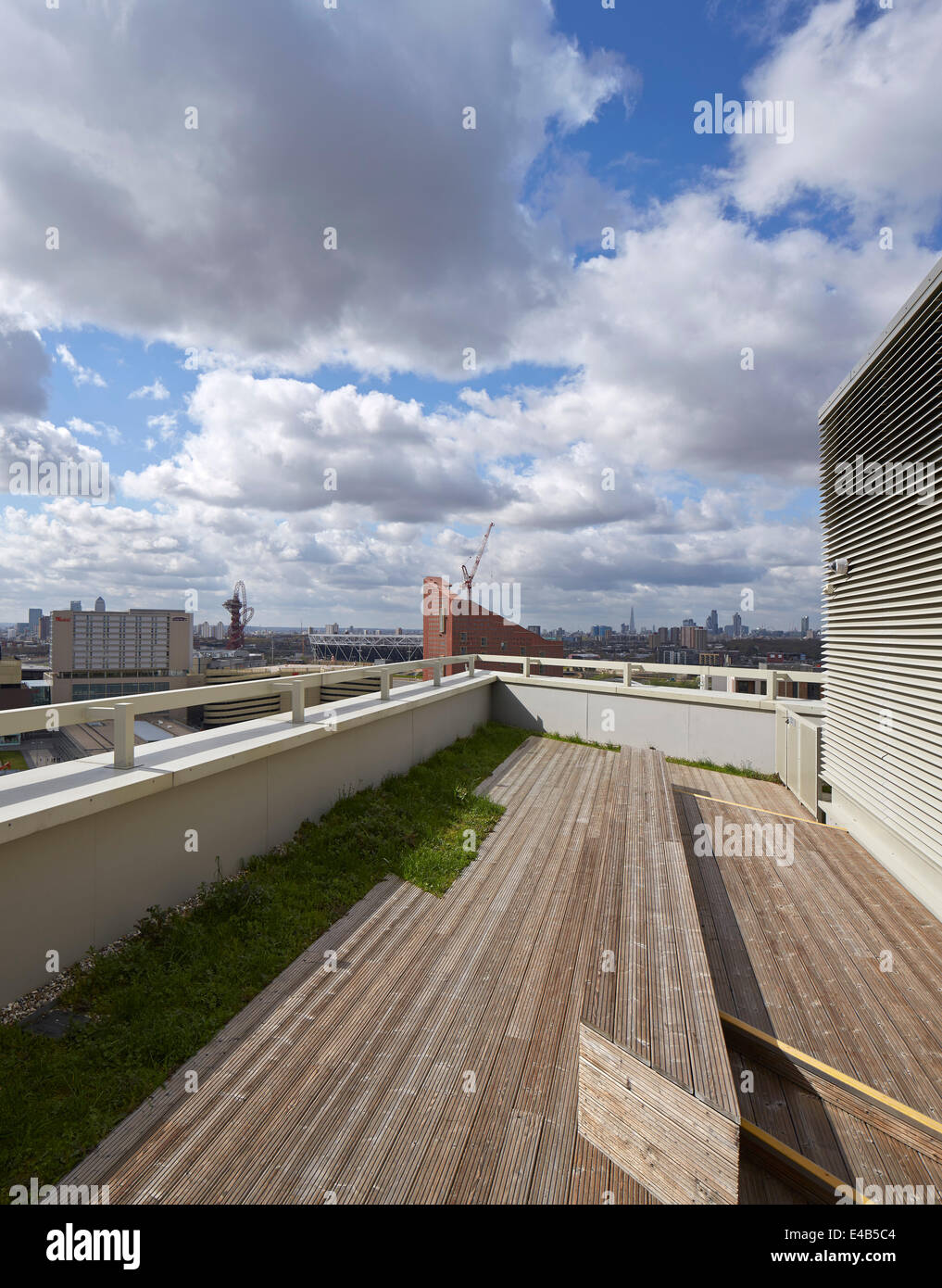 Vesta House, London 2012 Olympic Village, London, United Kingdom.  Architect: DSDHA, 2014. Roof terrace with panoramic view towar Stock Photo  - Alamy