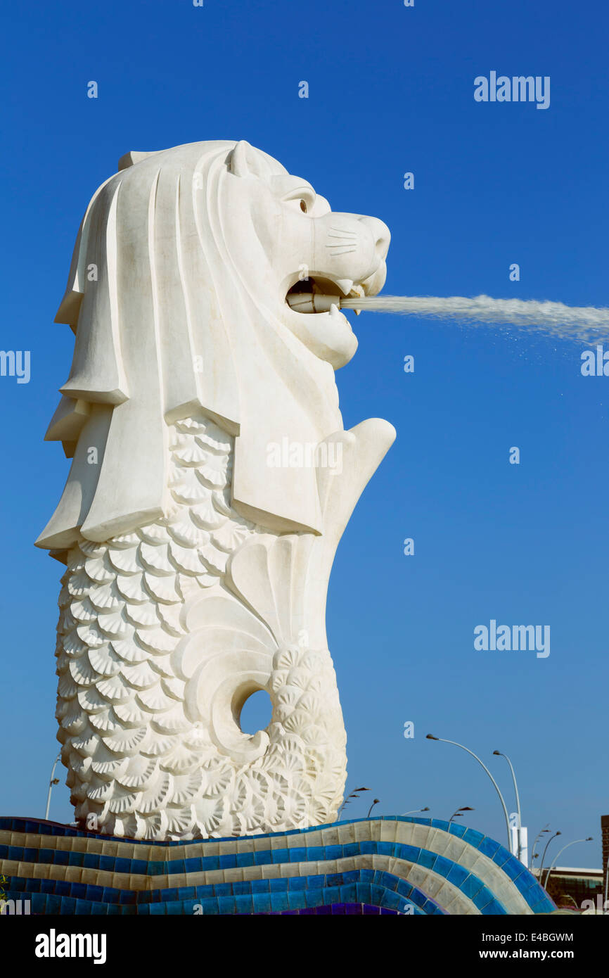 White merlion singapore hi-res stock photography and images - Alamy