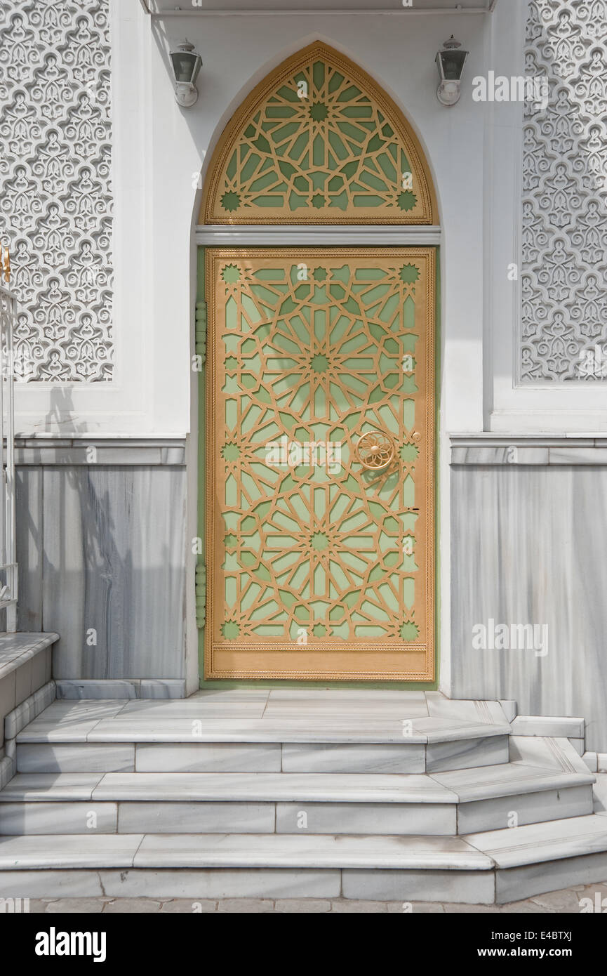 Doors in synagogue Stock Photo - Alamy