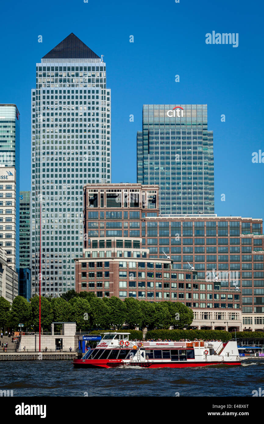 One Canada Square and Citi Bank Building, Canary Wharf, London, England Stock Photo