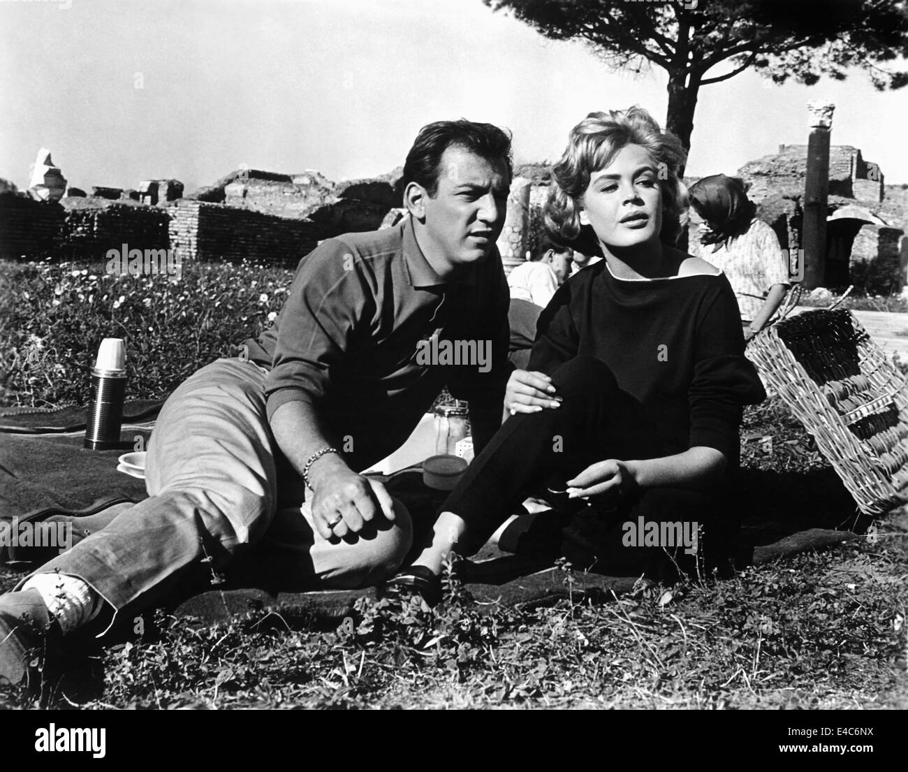 Bobby Darin, Sandra Dee, on-set of the Film, 'Come September', 1961 Stock Photo