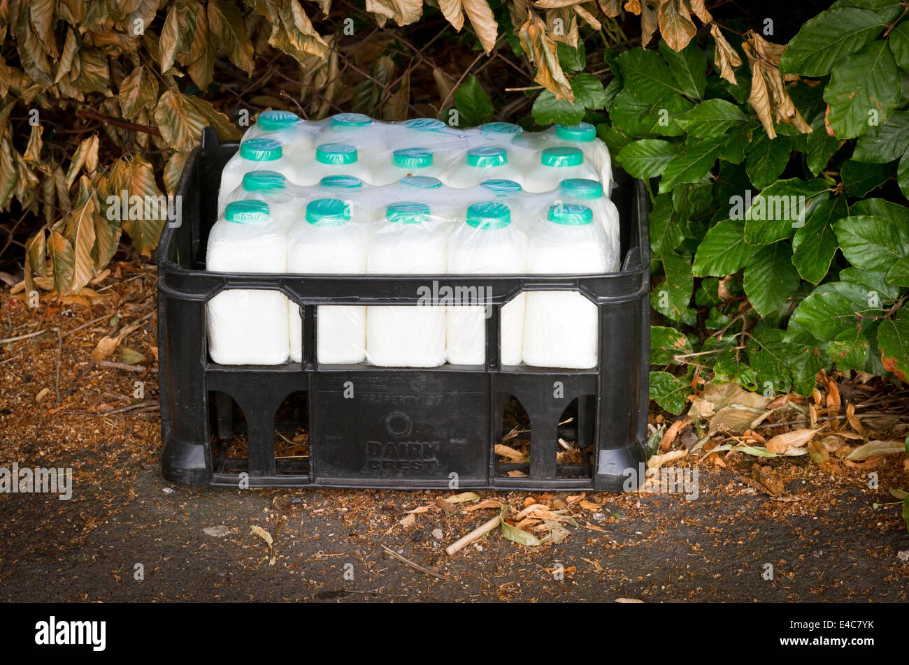 Milk Delivery Stock Photos & Milk Delivery Stock Images - Alamy