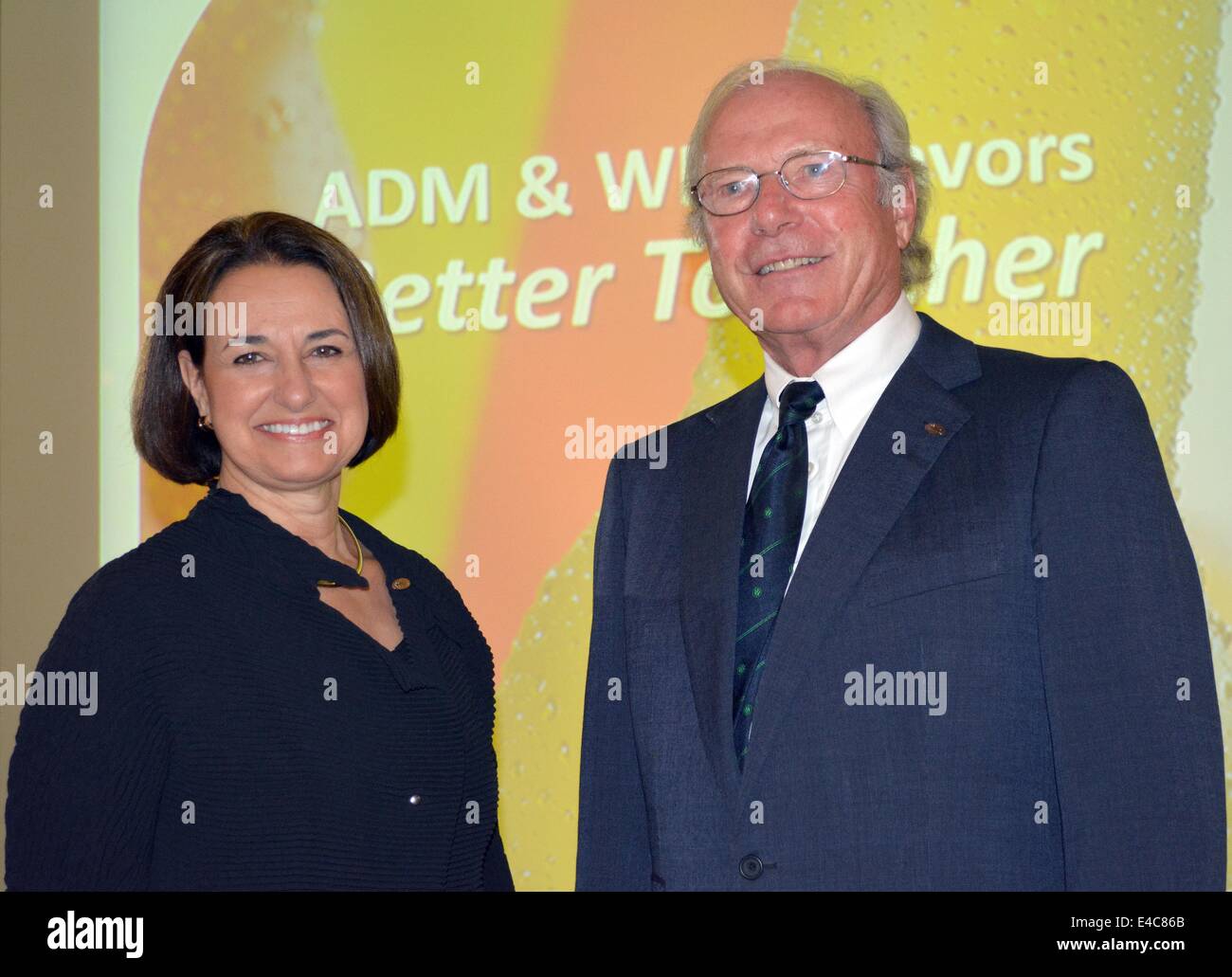 Patricia Woertz (L), CEO of American company Archer Daniels Midland