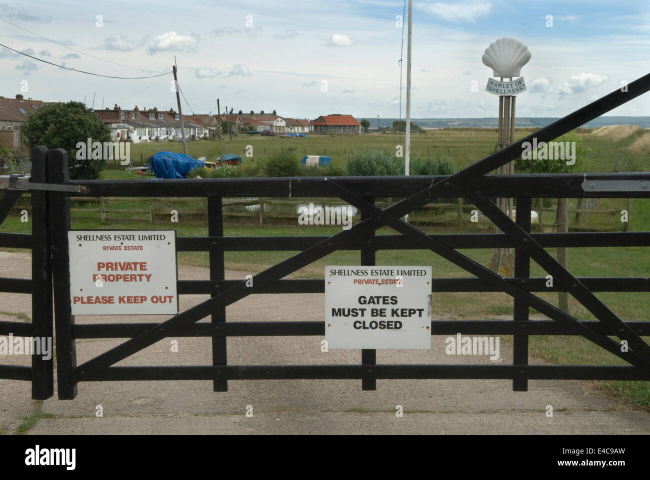 Shellness Estate Ltd entrance gate that Gates Must Be Kept Closed. Private Property near Leysdown. Isle of Sheppey Kent England 2014 2010s UK. HOMER SYKES Stock Photo