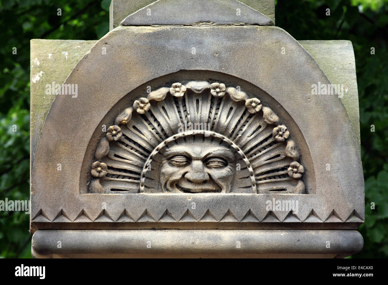 Sun face on gate piers at an entrance to Waterloo Promenade, Mount Hooton Road, Nottingham Stock Photo