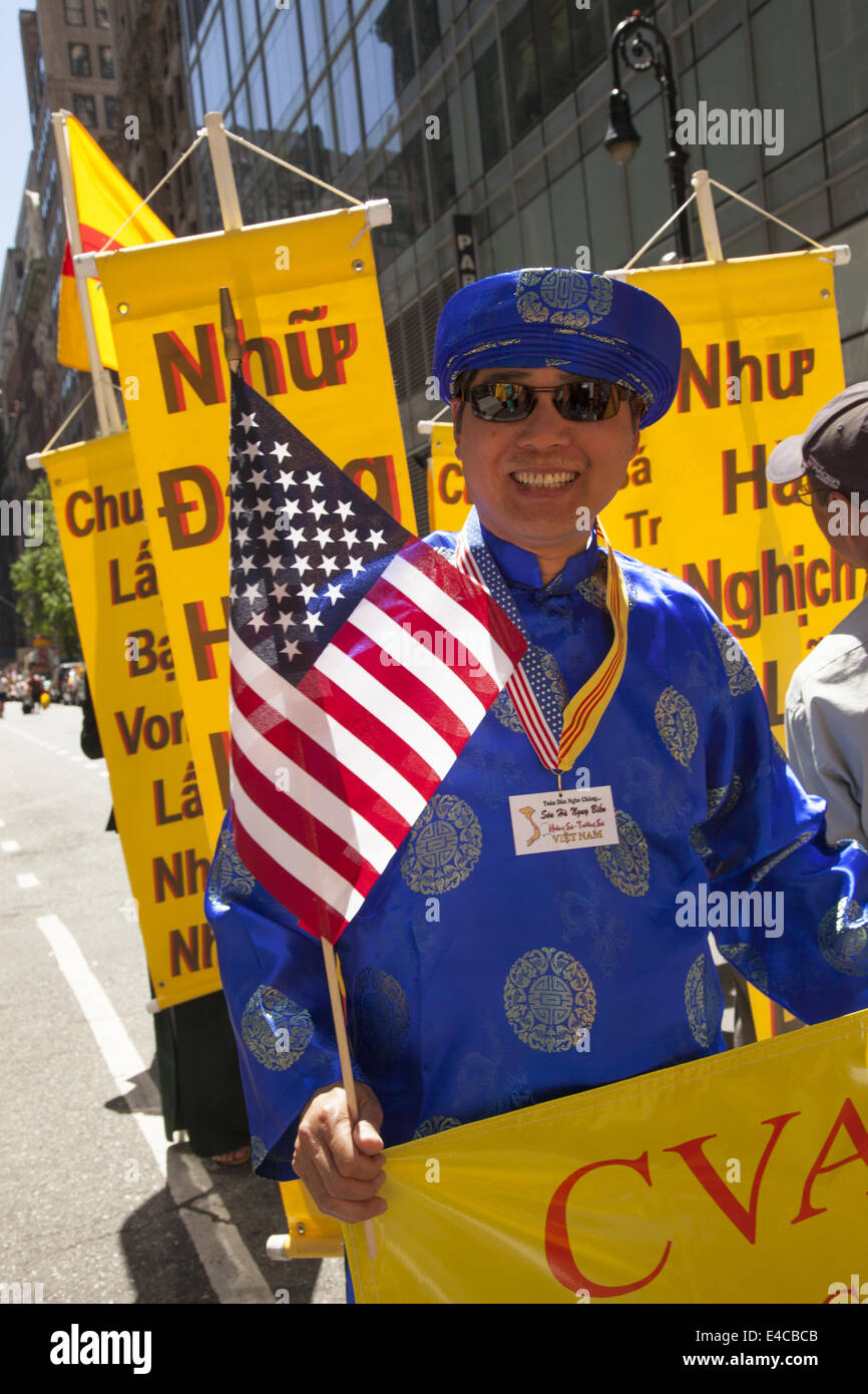 Vietnamese american cultural parade hi-res stock photography and images ...