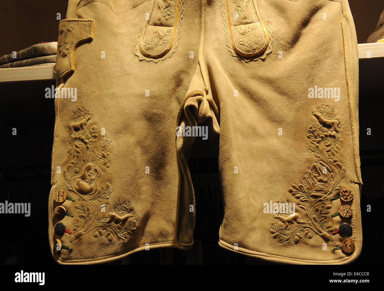 Munich, Germany. 08th July, 2014. Short lederhosen from the rock collection  of traditional Austrian trachten fashion "Volks Rock'n Roll Andreas Gabalier  by Meindl" in Munich, Germany, 08 July 2014. Photo: URSULA DUEREN/dpa/Alamy