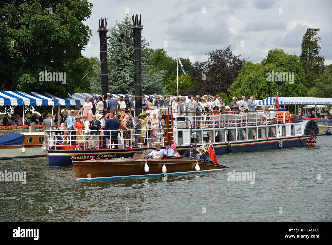 Boat steamer on the River Thames during the Henley Royal Regatta, at