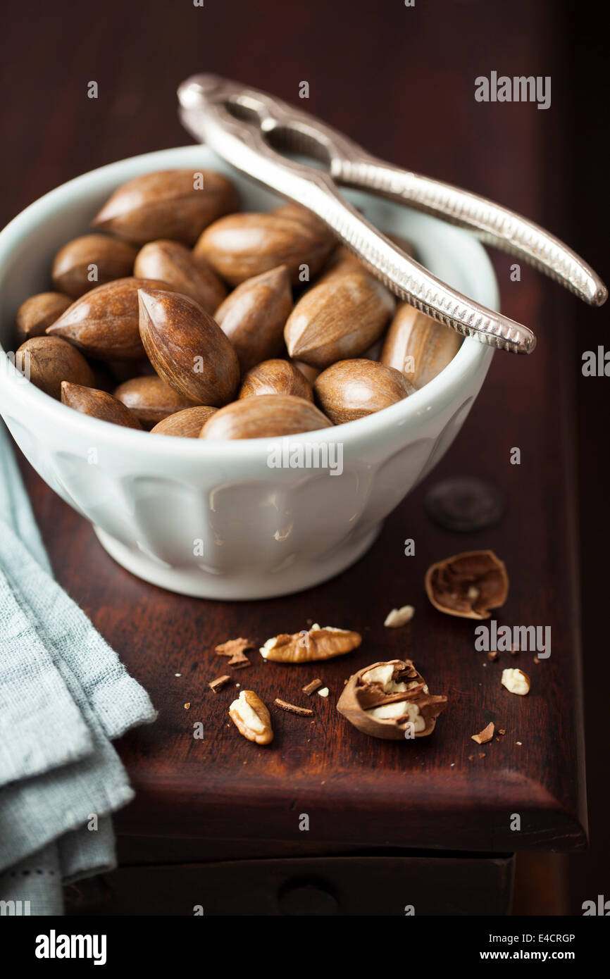 Pecan Nuts in Bowl Stock Photo Alamy