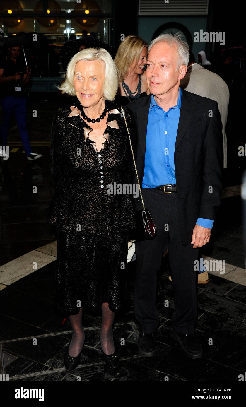 London, UK. 8th July, 2014. Honor Blackman attending for The Curious Incident of the Dog in The Night-Time at  The Giegud Theatre  Shaftesbury Avenue London 8th July 2014 Credit:  Peter Phillips/Alamy Live News Stock Photo