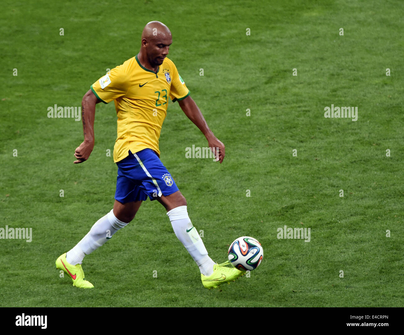 Belo Horizonte, Brazil. 08th July, 2014. Brazil's Maicon in action during the FIFA World Cup 2014 semi-final soccer match between Brazil and Germany at Estadio Mineirao in Belo Horizonte, Brazil, 08 July 2014. Photo: Andreas Gebert/dpa/Alamy Live News Stock Photo