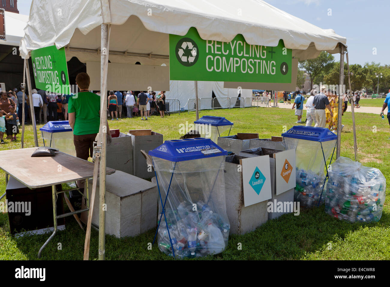 herfst Stevig hiërarchie Recycling and composting campaign tent at an outdoor festival - Washington,  DC USA Stock Photo - Alamy