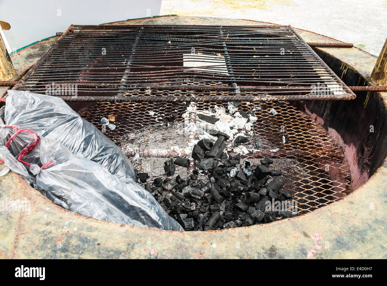 Wood Coal With Ash On Grate In Fireplace Stock Photo 71585955 Alamy