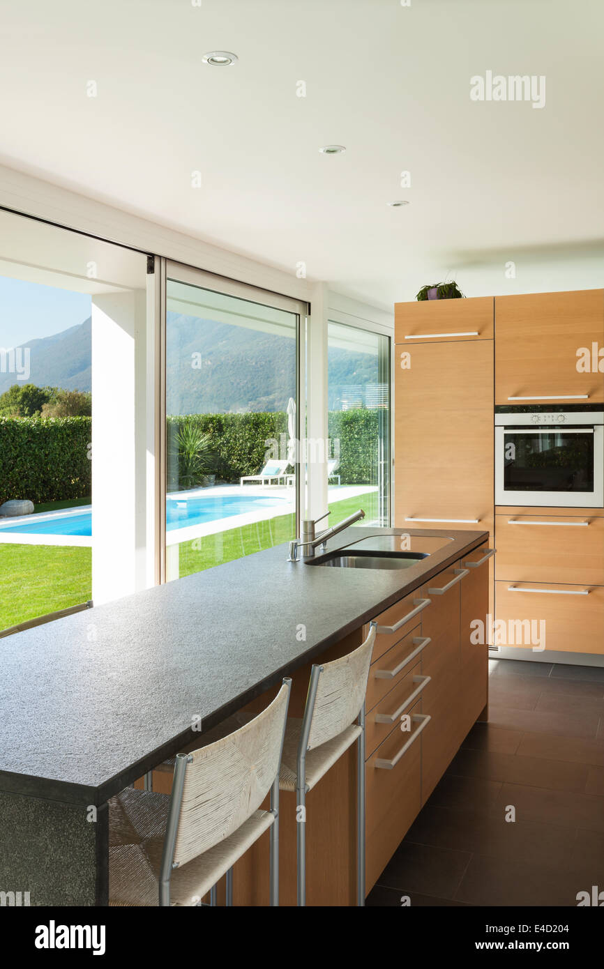 Modern kitchen island garden hi-res stock photography and images - Alamy