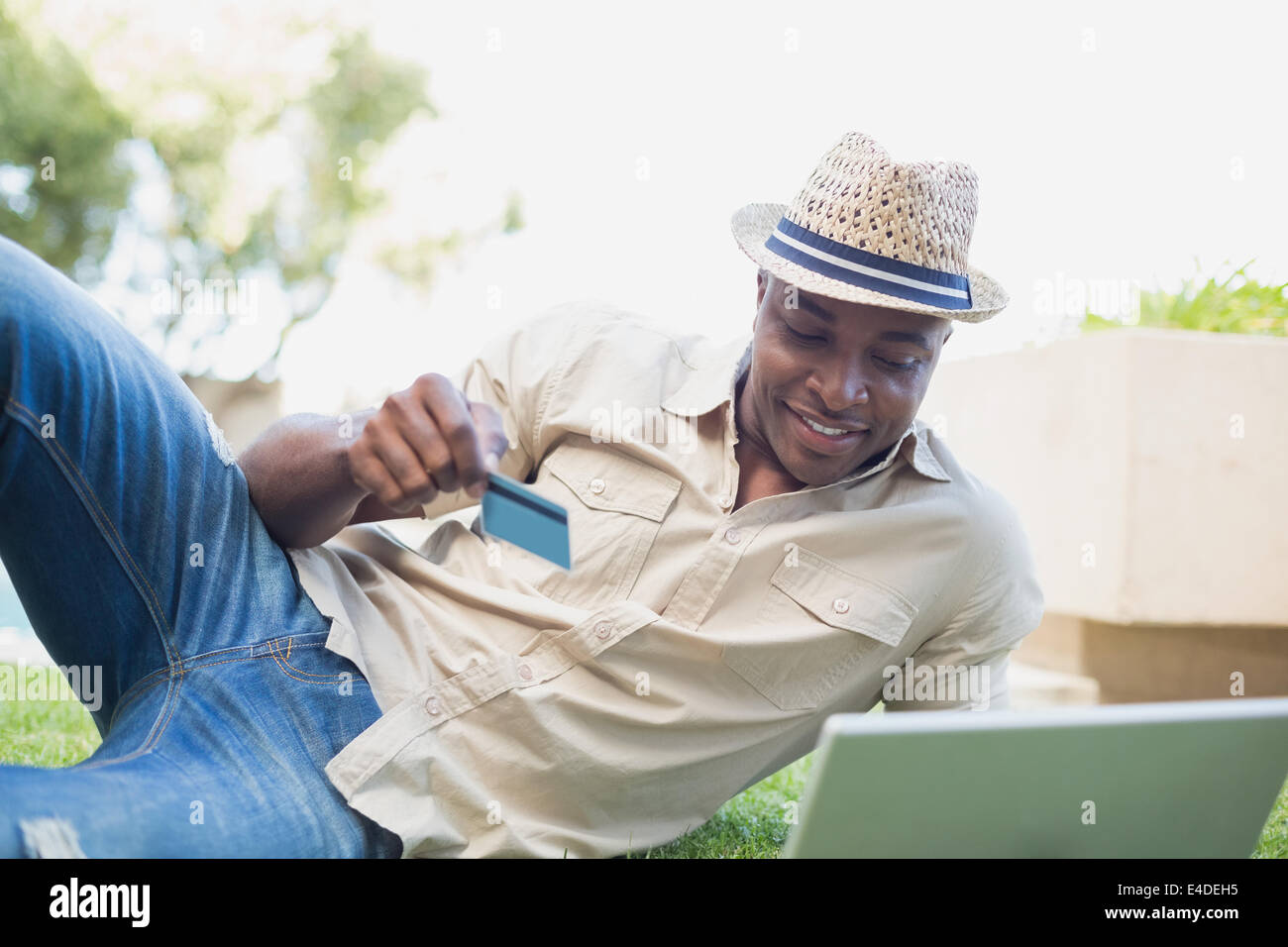 Happy man garden shop hi-res stock photography and images - Alamy