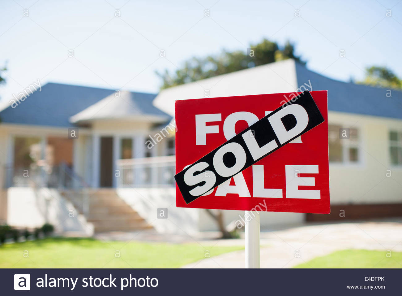 Yard Sale Sign Stock Photos & Yard Sale Sign Stock Images Alamy