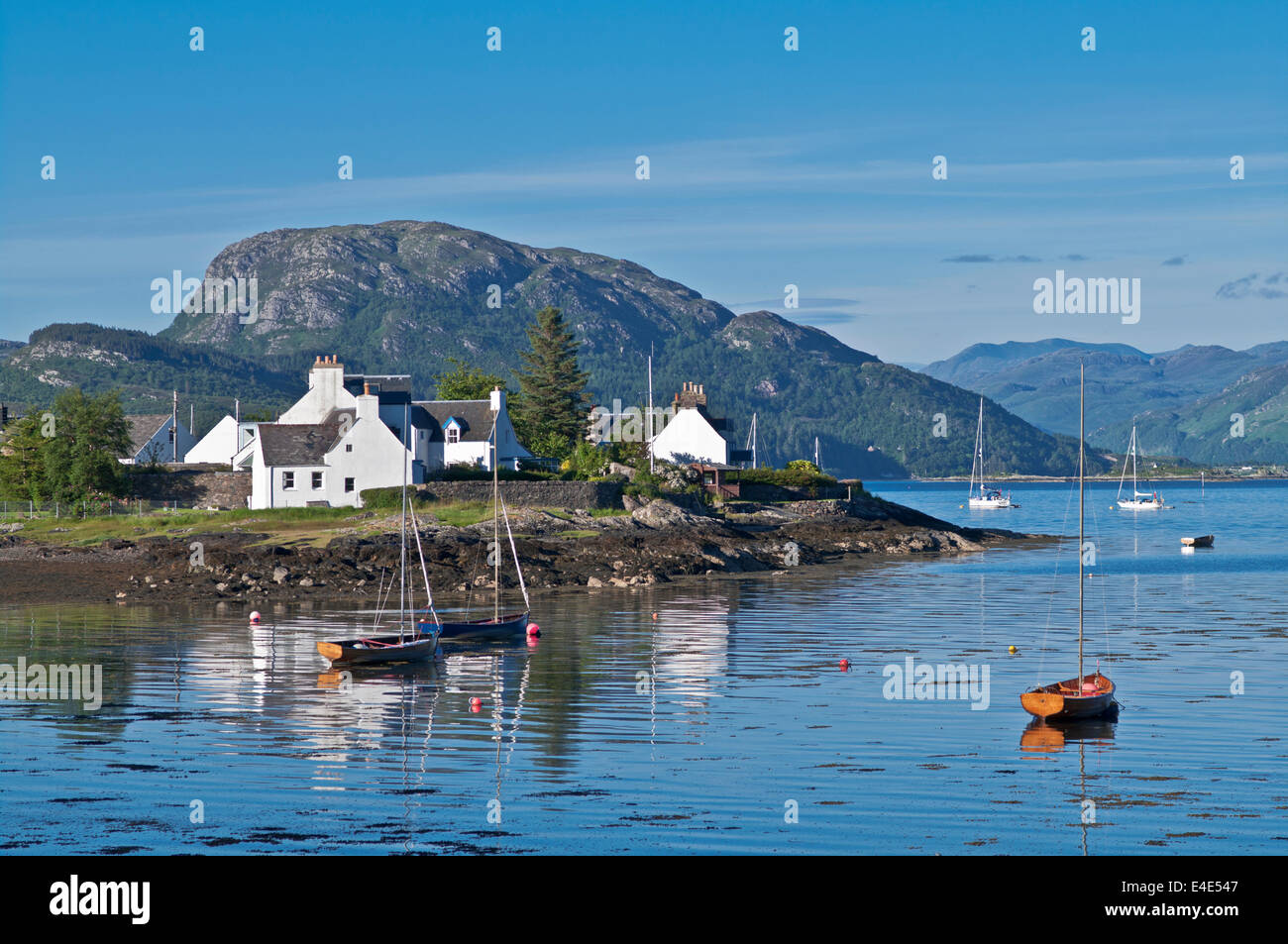 small-boats-anchored-in-plockton-harbour-loch-carron-calm-summer