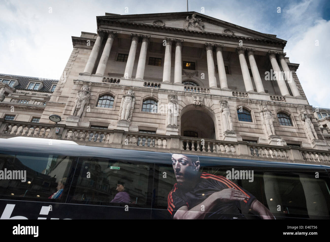 Bank of England, London, UK. 9th July 2014. The BoE's Monetary Policy Committee will announce on the 10th July whether any adjustments will be made to the current historically low interest rates level. The Bank of England has given mixed signals over the past 12 months about whether a rise in interest rates would be pegged to measures such as lower unemployment, spare capacity in the economy or a upturn in average wages. Pictured: The Bank of England. Credit:  Lee Thomas/Alamy Live News Stock Photo