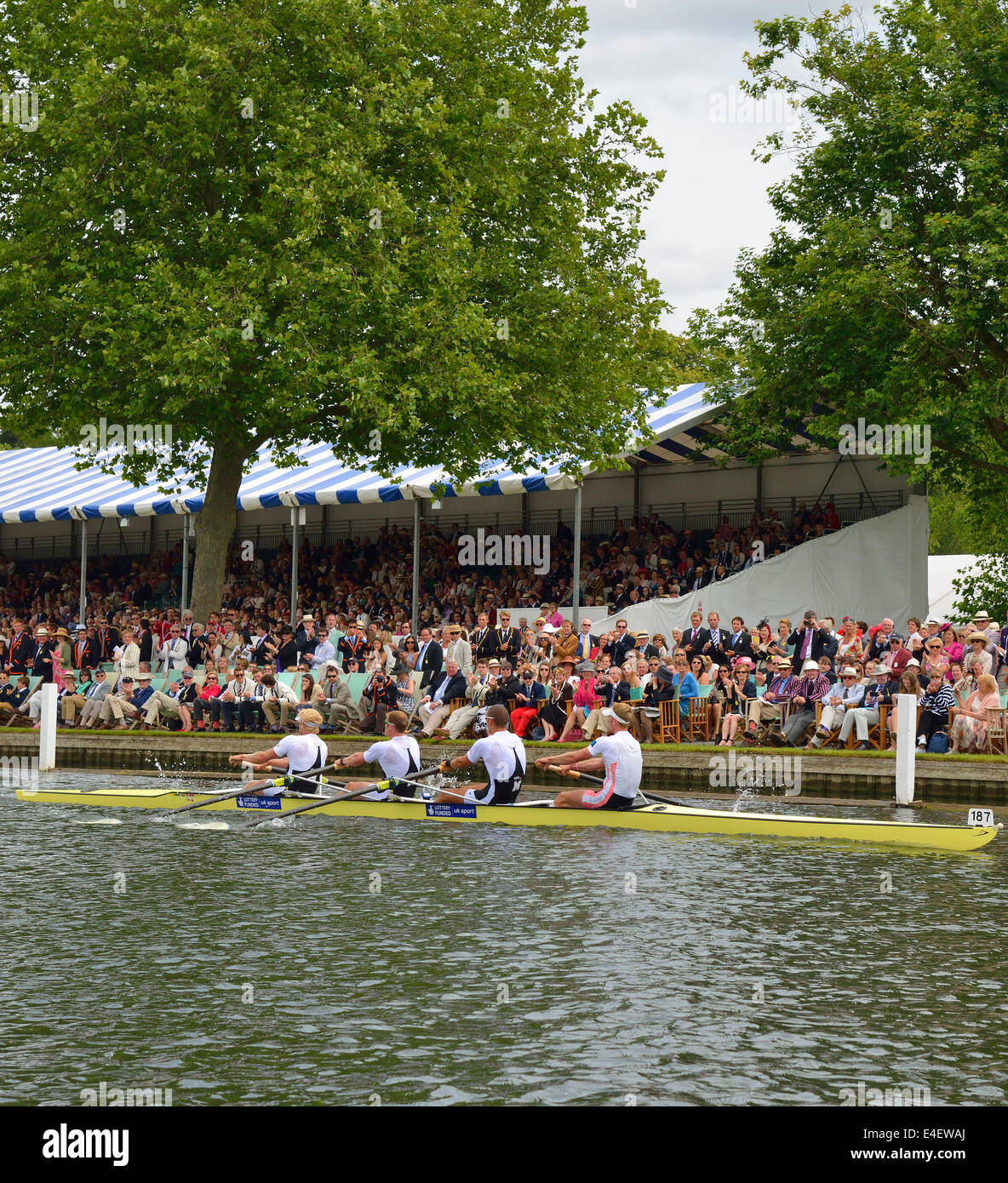 The British quad winning in the final of Stewards' Challenge Cup at the Henley Royal Regatta, Henley-on-Thames, Oxon, England Stock Photo