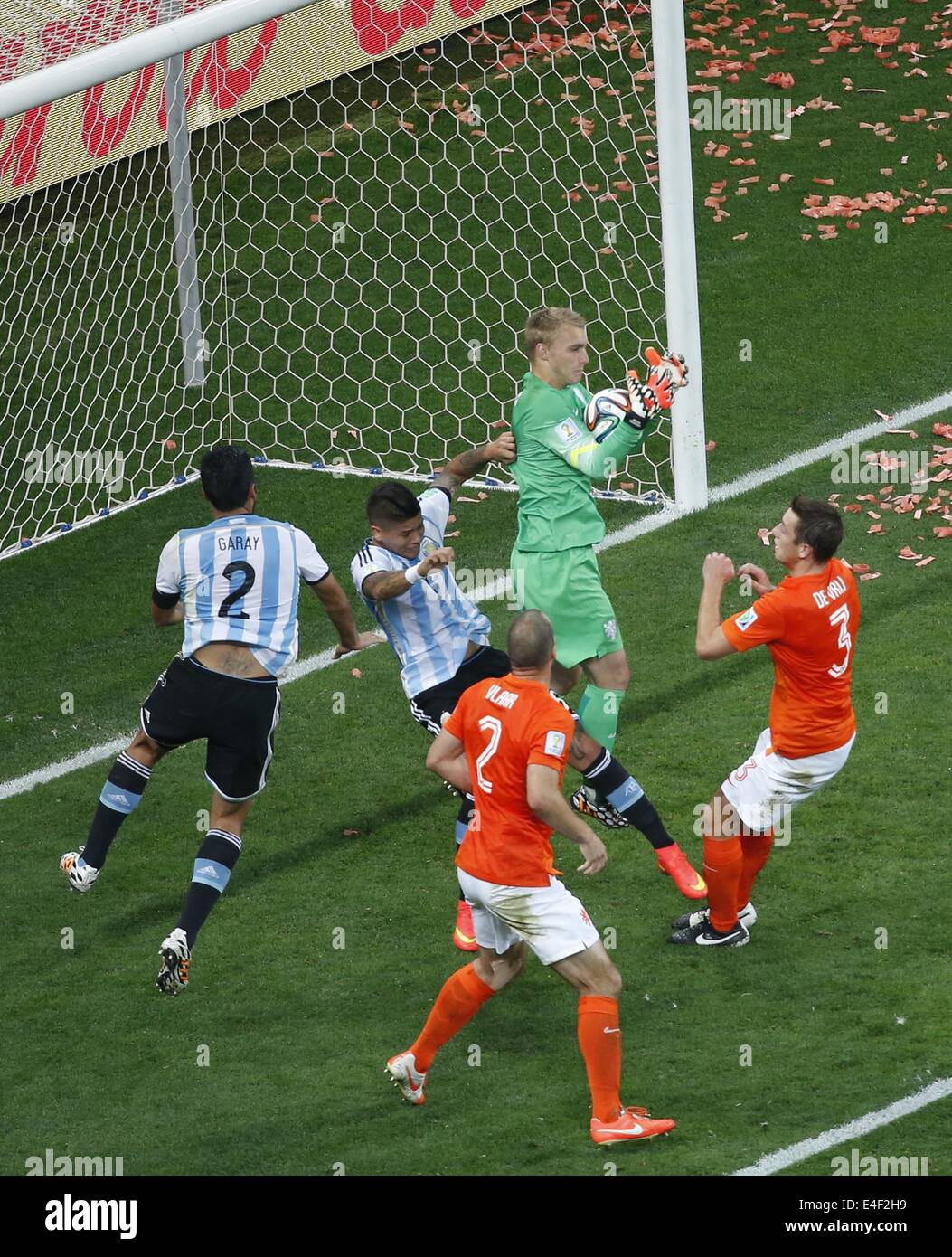 Sao Paulo, Brazil. 9th July, 2014. Netherlands' goalkeeper Jasper Cillessen (2nd R) holds the ball during a semifinal match between Netherlands and Argentina of 2014 FIFA World Cup at the Arena de Sao Paulo Stadium in Sao Paulo, Brazil, on July 9, 2014. Credit:  Liao Yujie/Xinhua/Alamy Live News Stock Photo