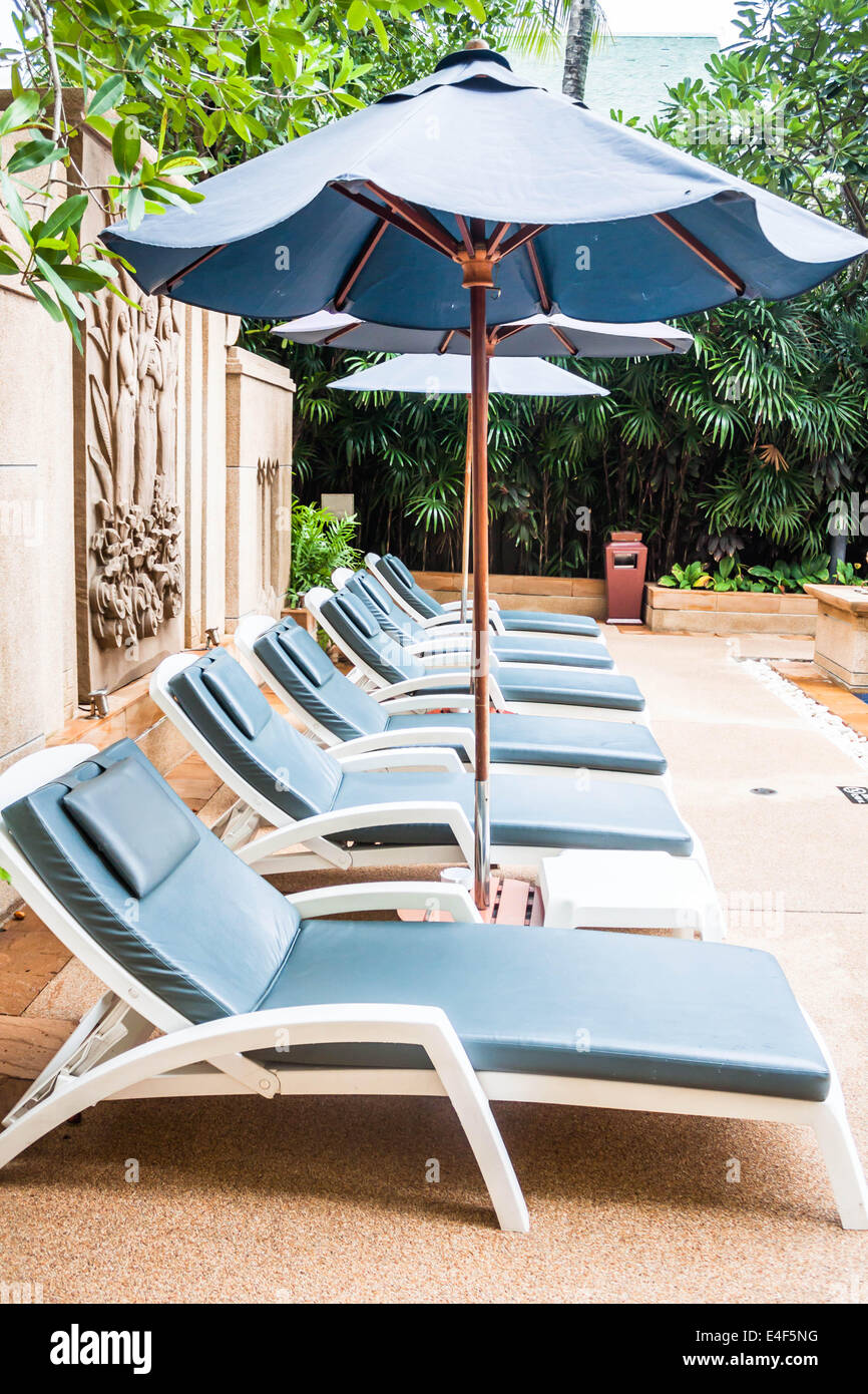 pool chair with umbrella