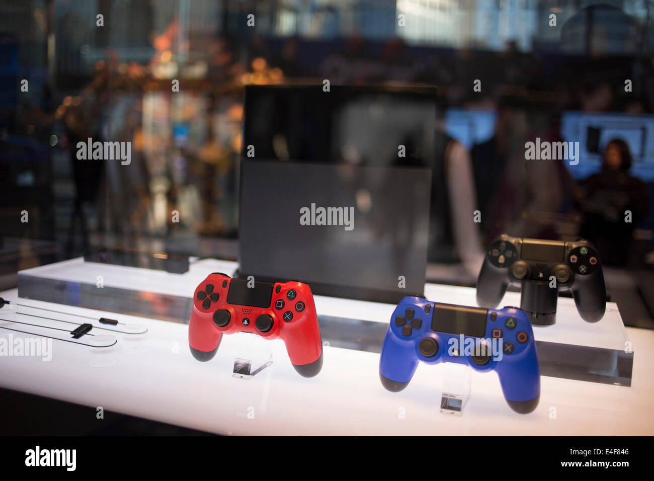 Sony Play Station 4 And Dualshock Video Game Console Stock Photo - Download  Image Now - iStock