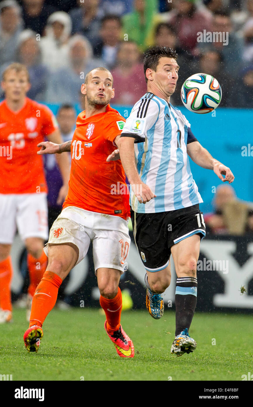 Sao Paulo, Brazil. 9th July, 2014. Wesley Sneijder (NED), Lionel Messi (ARG) Football/Soccer : FIFA World Cup 2014 semi-final match between Netherlands 0(2-4)0 Argentina at Arena De Sao Paulo Stadium in Sao Paulo, Brazil . Credit:  Maurizio Borsari/AFLO/Alamy Live News Stock Photo