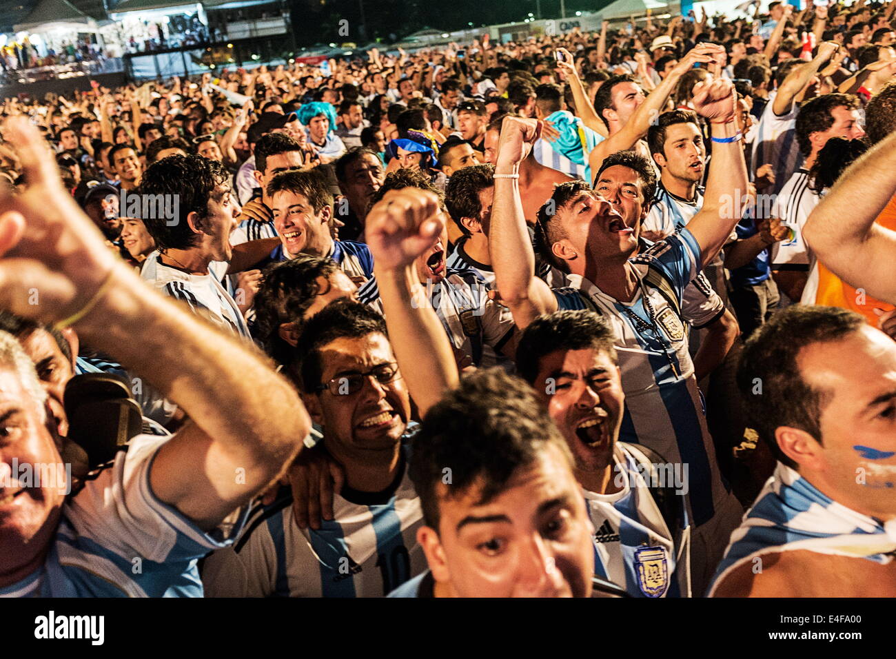 Rio de Janeiro, Brazil. 9th July, 2014. Fans watch Argentina vs. Netherlands soccer game at Fan Fest during FIFA word Cup Soccer. Credit:  Johan Bauza/ZUMA Wire/ZUMAPRESS.com/Alamy Live News Stock Photo