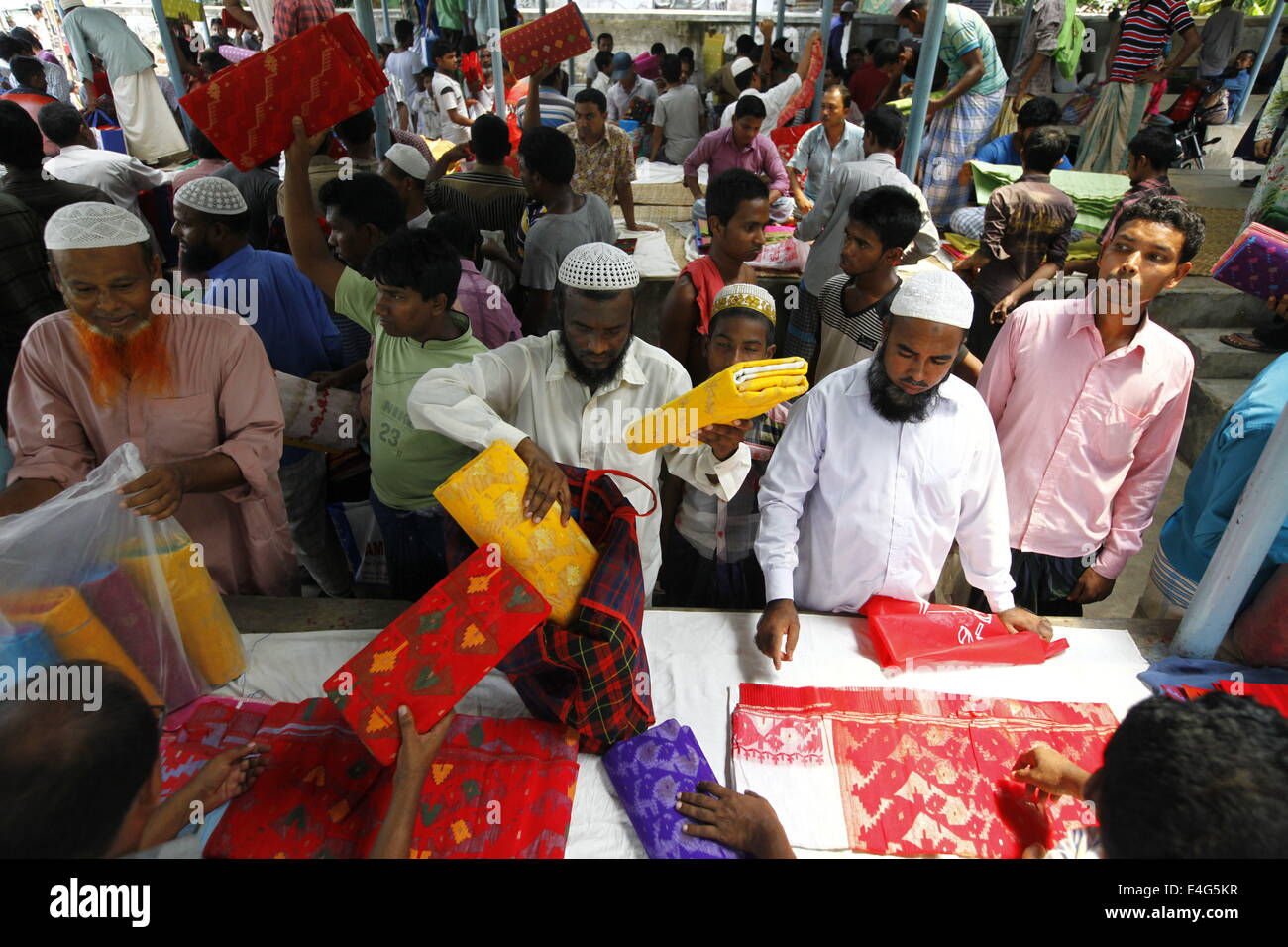 July 10 2014 Jamdani Sharee s Hole Sale Market A Sharee Is The Stock 