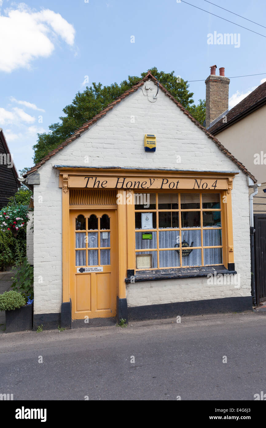 The Honey Pot tea rooms and gift shop, 4 High Street, Shoreham, Kent UK Stock Photo
