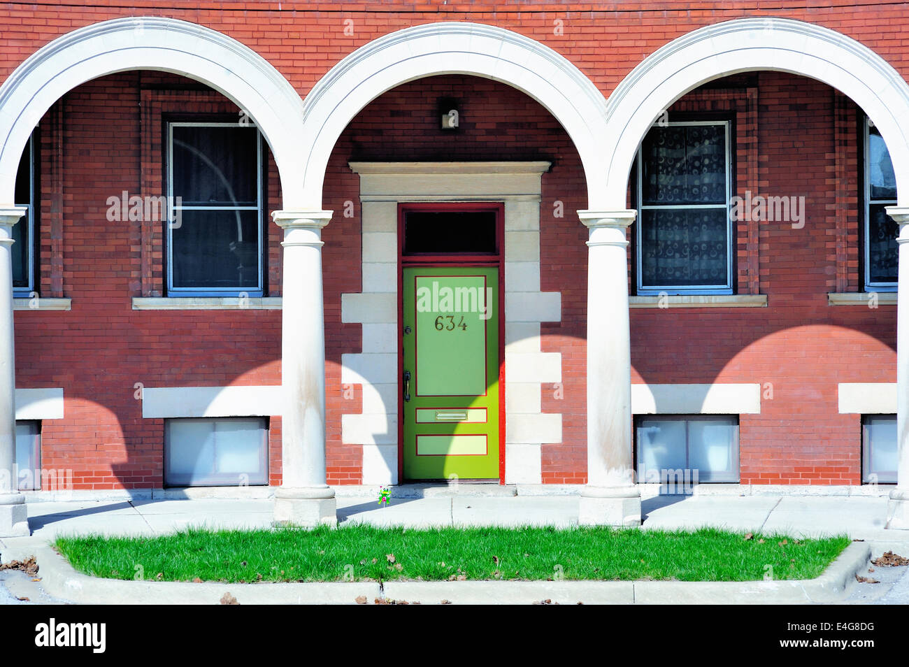 USA Illinois Chicago Market Square apartments Pullman neighborhood Colonnaded apartment buildings surrounding Market Hall. Stock Photo