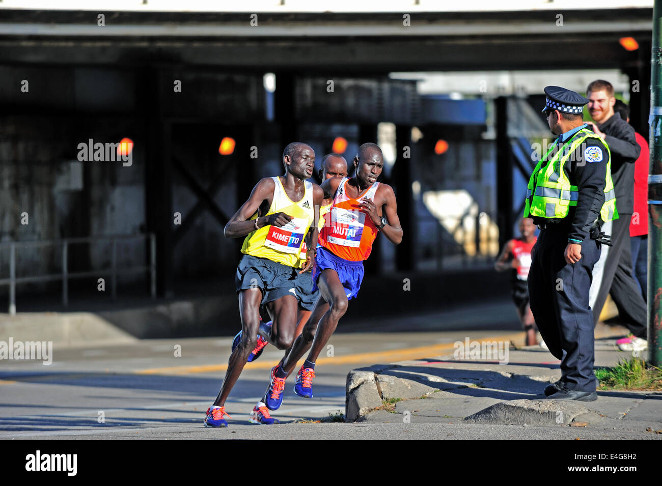 Sport USA Illinois Chicago Marathon 2013  winner Dennis Kimmetto and fellow Kenyan Emmanuel Mutai are shoulder to shoulder. Chicago, Illinois, USA. Stock Photo