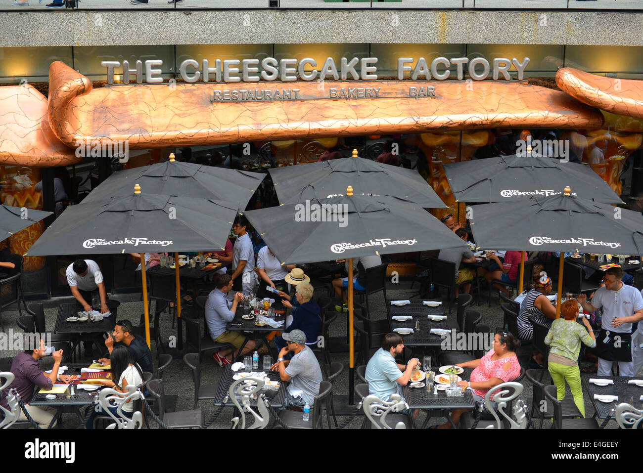 The Cheesecake Factory, Michigan Avenue, 'Magnificent Mile', Chicago