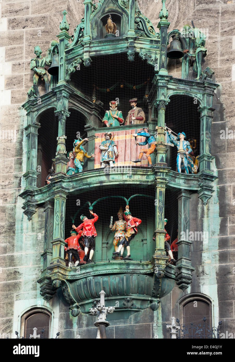 Glockenspiel on the munich city hall hi-res stock photography and images -  Alamy