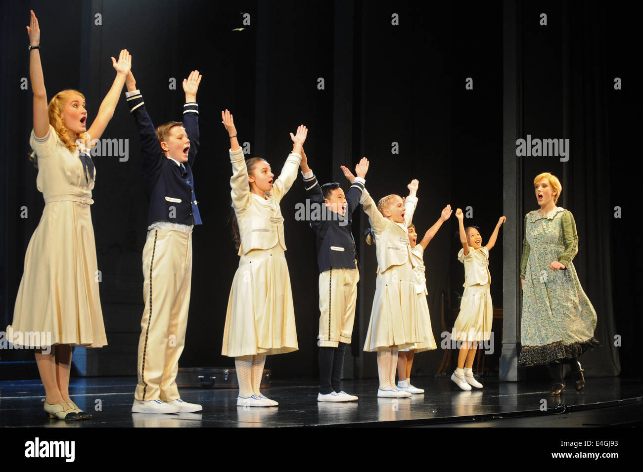 Singapore, Marina Bay Sands Theatre held a media preview of the musical ...