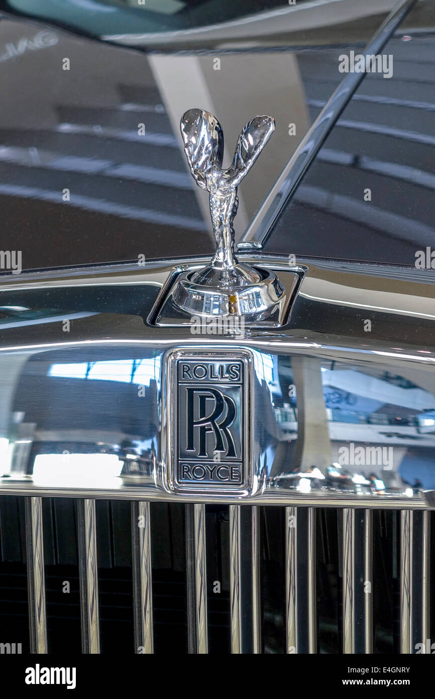 Emily hood ornament on a Rolls Royce Phantom Stock Photo Alamy