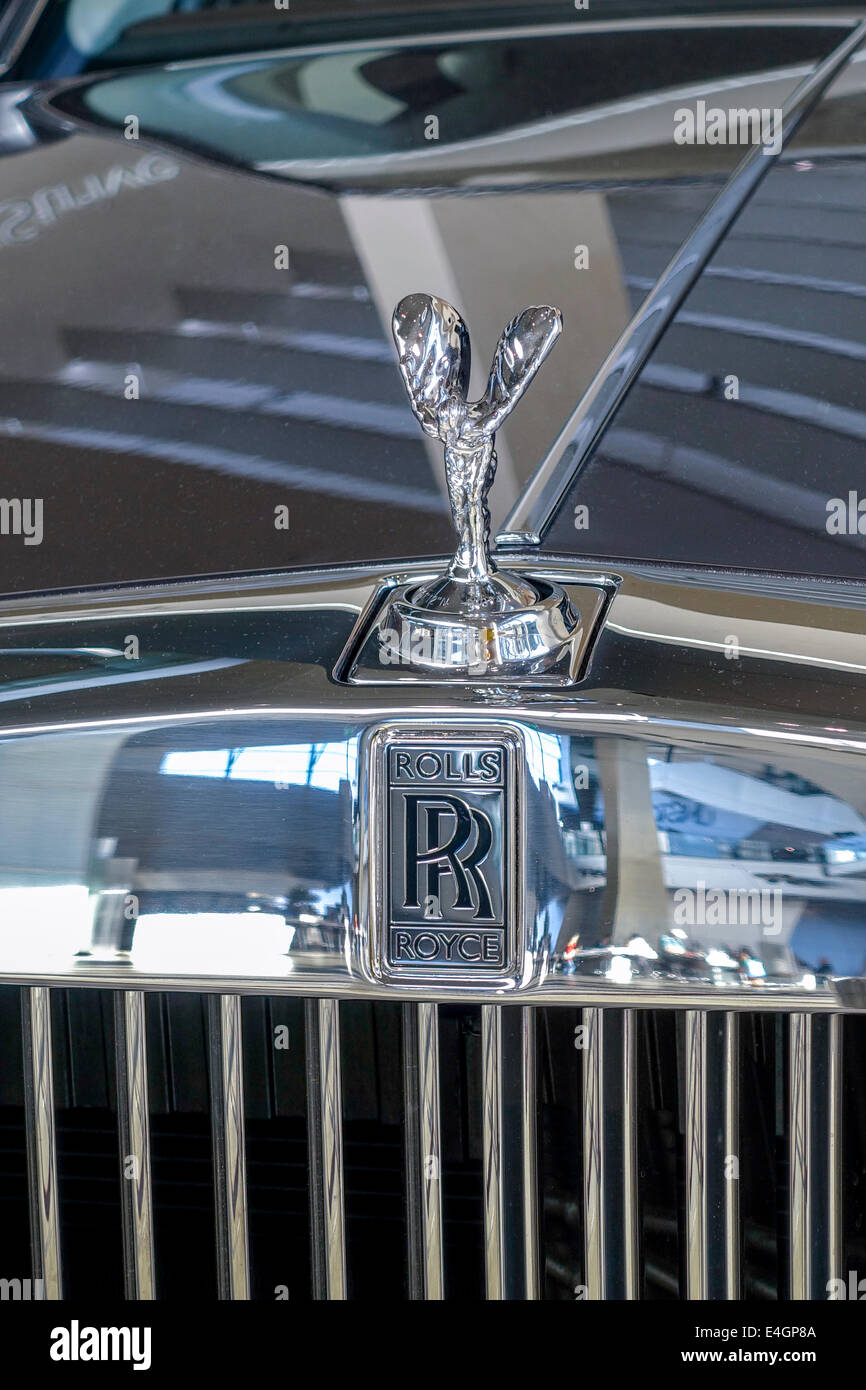 Emily hood ornament on a Rolls Royce Phantom Stock Photo Alamy