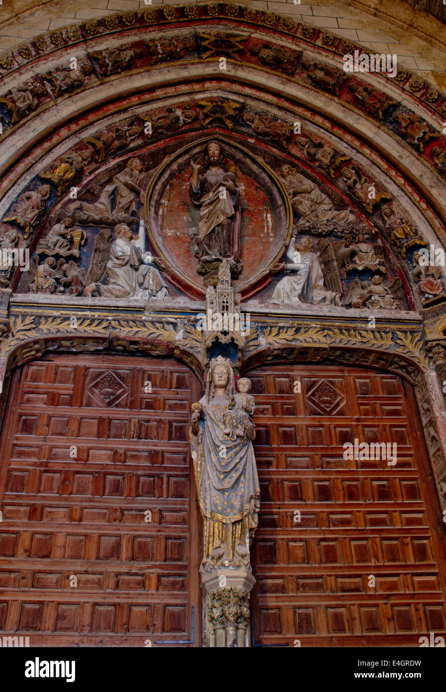 Cathedral León, Satues next to door, Jakobsweg, Camino de Santiago, Great walk of St. James Stock Photo