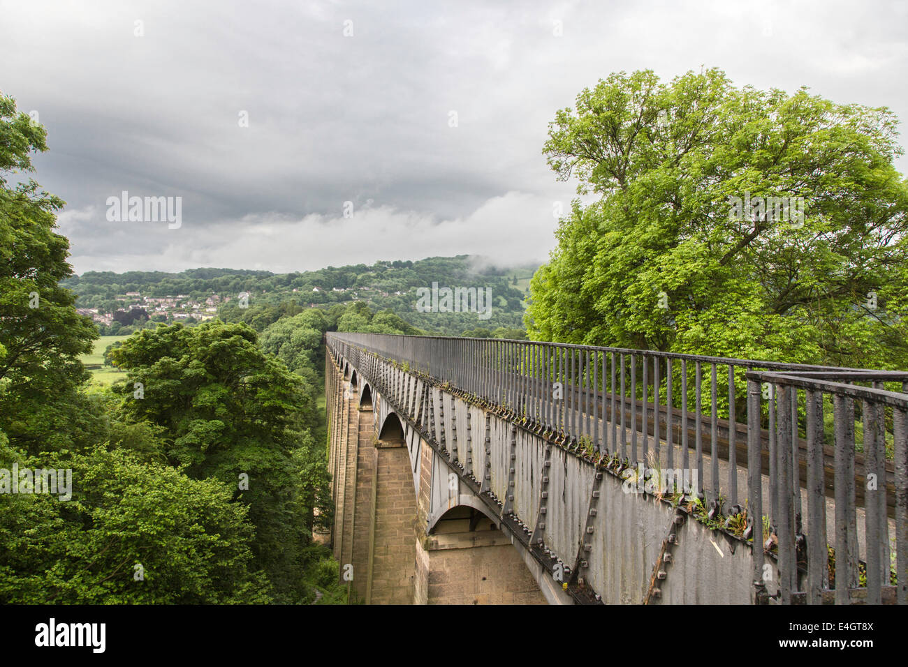 The Pontcysyllte Aqueduct carries theLlangollen Canal over the valley of the River Dee,  Wrexham, North Wales, UK Stock Photo