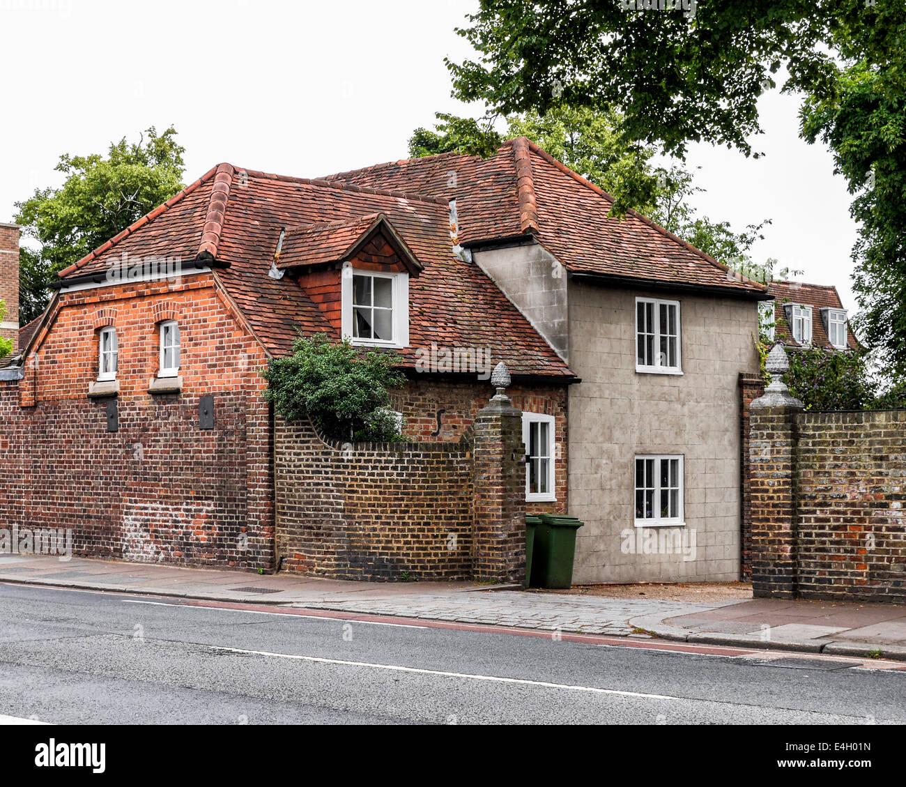 Collection 30+ Stock Photos red brick house with silver metal roof Full HD, 2k, 4k Collection 30+ Stock Photos red brick house with silver metal roof Full HD, 2k, 4k